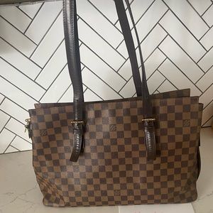 Authenticated Louis Vuitton Chelsea Zip Tote in Damier Ébène